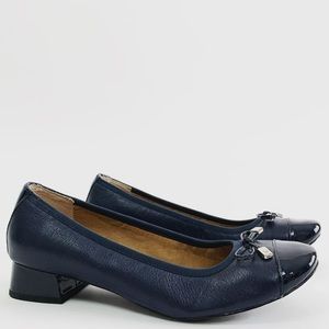 Vionic Navy Leather Chunky Heels